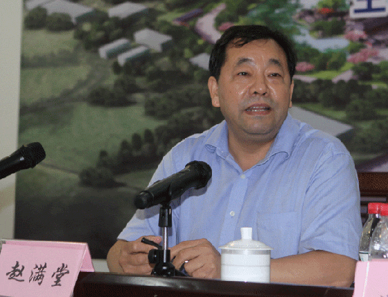甘肃省委常委、宣传部部长连辑在本公司董事、尊龙凯时AG旗舰厅集团董事长赵满堂陪同下到尊龙凯时AG旗舰厅集团北京盛世南宫调研指导工作