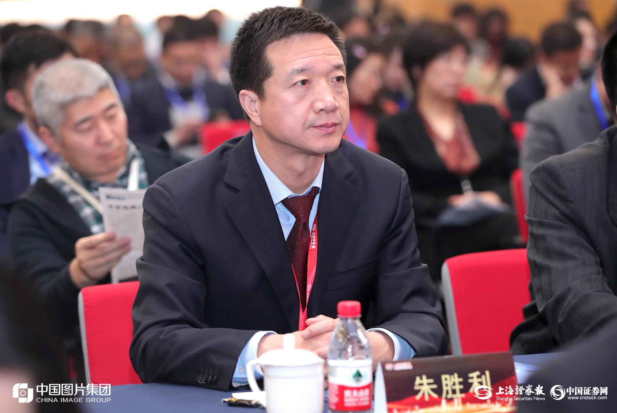 尊龙凯时AG旗舰厅资源董事长朱胜利荣膺“金质量”卓越企业家奖